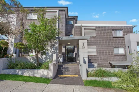 Property photo of 4/1-3 Hugh Avenue Peakhurst NSW 2210