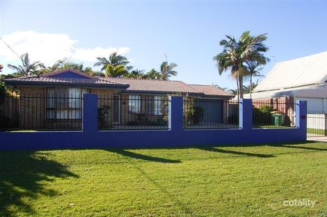 Property photo of 71 Lapoinya Crescent Warana QLD 4575