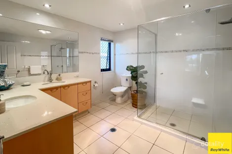 Property photo of 33 Goolagong Court Broadbeach Waters QLD 4218