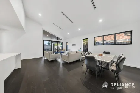 Property photo of 19 Applegate Crescent Tarneit VIC 3029