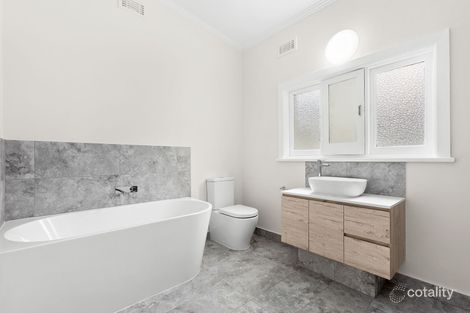 Property photo of 30 Neerim Road Caulfield VIC 3162