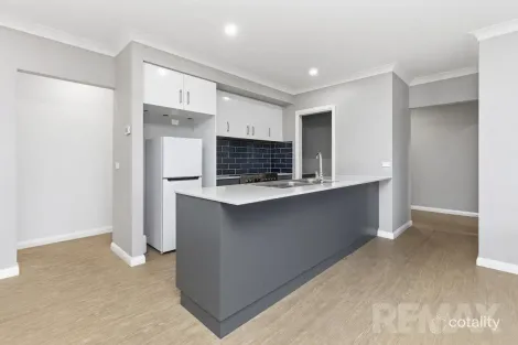 Property photo of 1/6 Exford Loop Bourkelands NSW 2650