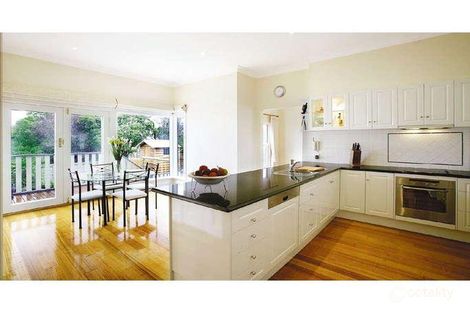 Property photo of 10 Green Street Camberwell VIC 3124