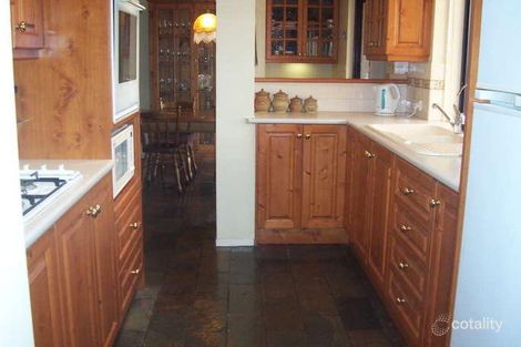 Property photo of 7 William Court Happy Valley SA 5159