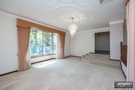 Property photo of 27 Windlass Avenue Ocean Reef WA 6027