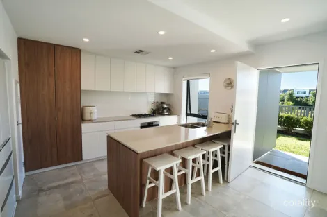 Property photo of 18/192 Greenacre Drive Arundel QLD 4214