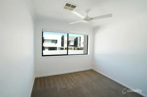 Property photo of 18/192 Greenacre Drive Arundel QLD 4214