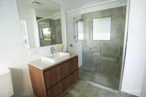 Property photo of 18/192 Greenacre Drive Arundel QLD 4214