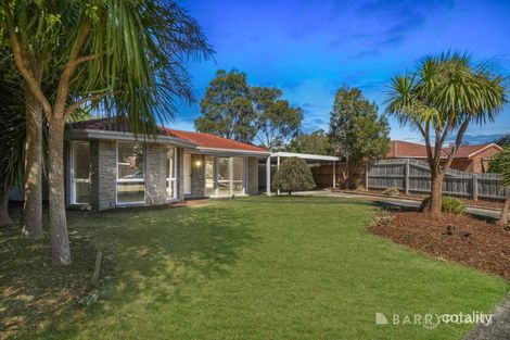 17 Templeton Cres, Pakenham, VIC 3810