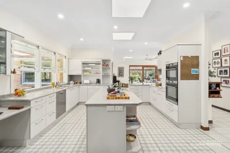Property photo of 25 Jacaranda Avenue Kenmore Hills QLD 4069