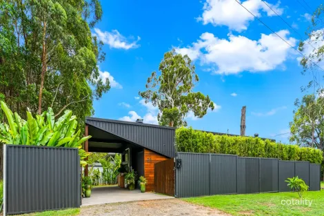 2 Taylor St, Russell Island, QLD 4184