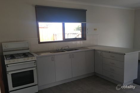 Property photo of 1 Fosters Court Cranbourne North VIC 3977