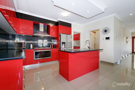 Property photo of 2 Daymar Circuit Craigieburn VIC 3064
