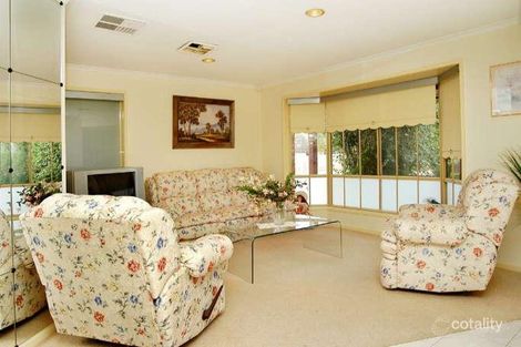 Property photo of 2 Peyton Drive Mill Park VIC 3082