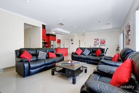 Property photo of 2 Daymar Circuit Craigieburn VIC 3064