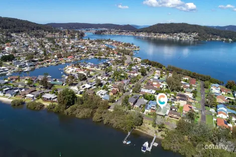 Property photo of 16 Beachfront Parade St Huberts Island NSW 2257