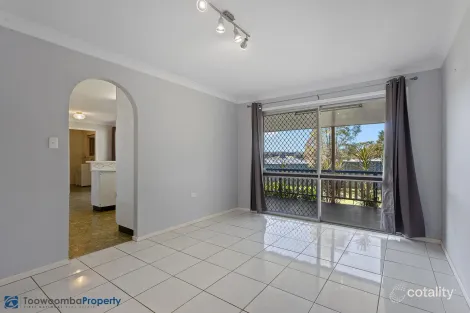Property photo of 10 Elliott Street Kearneys Spring QLD 4350
