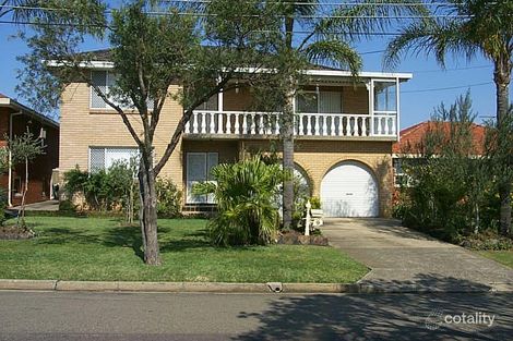 9 Sevenoaks Cres, Bass Hill, NSW 2197