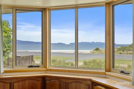 18 Esplanade, Swansea, TAS 7190