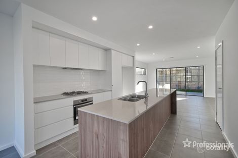 Property photo of 33 Hinton Loop Oran Park NSW 2570