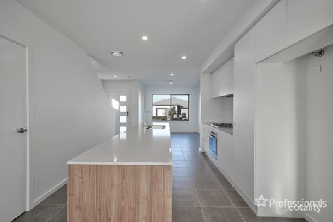 Property photo of 33 Hinton Loop Oran Park NSW 2570
