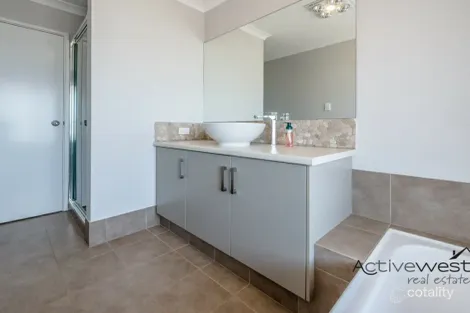 Property photo of 4 Cheviot Crescent Deepdale WA 6532
