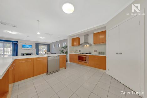 Property photo of 2 Shearwater Court Cairnlea VIC 3023