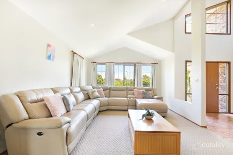 Property photo of 32 Silvertop Parade Cordeaux Heights NSW 2526