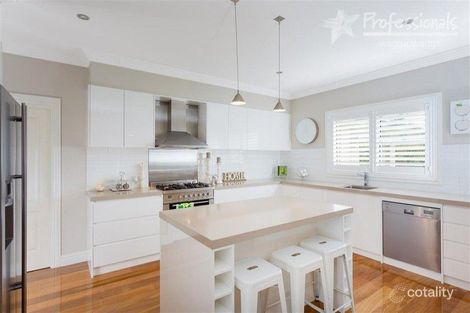 Property photo of 4 Genista Place Springvale NSW 2650