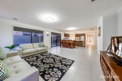 Property photo of 30 Archers Field Drive Cranbourne East VIC 3977