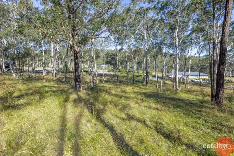 Property photo of 3 Hillridge Close Glen Oak NSW 2320