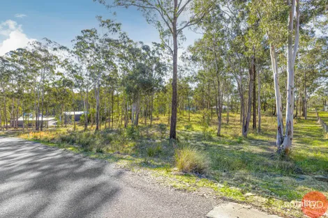 Property photo of 3 Hillridge Close Glen Oak NSW 2320