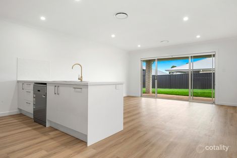 Property photo of 17 Clearview Crescent Orange NSW 2800