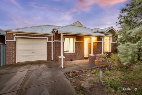 18 Strutt Pl, Caroline Springs, VIC 3023