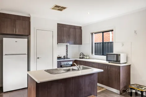 Property photo of 68 Eltham Parade Manor Lakes VIC 3024