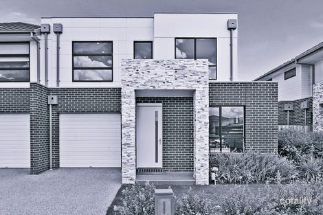 Property photo of 25 Grasslands Loop Keysborough VIC 3173
