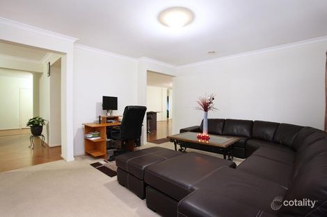 Property photo of 7 Forest Glade Way Caroline Springs VIC 3023