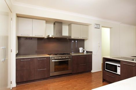 Property photo of 7 Forest Glade Way Caroline Springs VIC 3023
