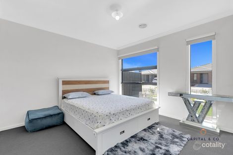 Property photo of 11 Maximova Avenue Kalkallo VIC 3064