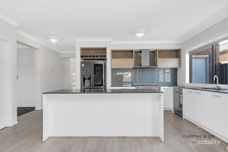 Property photo of 11 Maximova Avenue Kalkallo VIC 3064