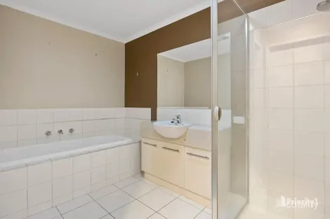 Property photo of 201B Aspinall Street Kangaroo Flat VIC 3555
