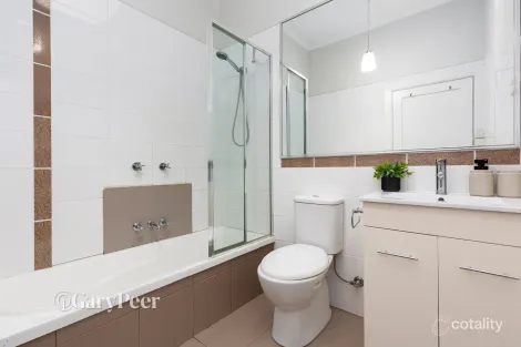 Property photo of 40 Moore Street Caulfield South VIC 3162