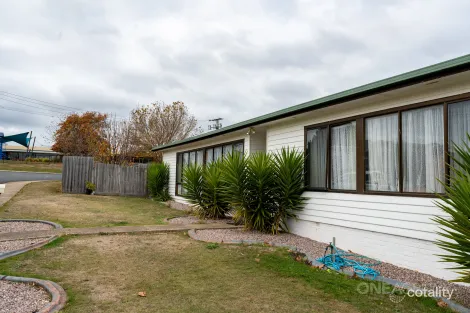 Property photo of 12 Van Diemens Crescent Park Grove TAS 7320