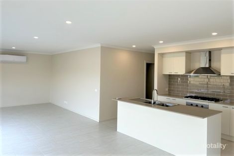 Property photo of 30 Vasse Circuit Mount Duneed VIC 3217