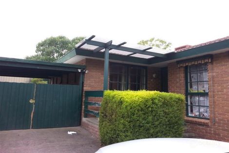 Property photo of 31 William Perry Close Endeavour Hills VIC 3802