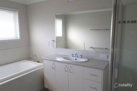 Property photo of 8 Satinash Way Flinders View QLD 4305