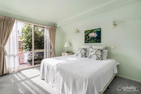 Property photo of 2/32 Barrington Drive Ashwood VIC 3147