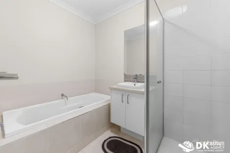 Property photo of 21 Chessington Drive Williams Landing VIC 3027