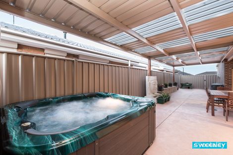Property photo of 42 Chifley Circuit Burnside Heights VIC 3023