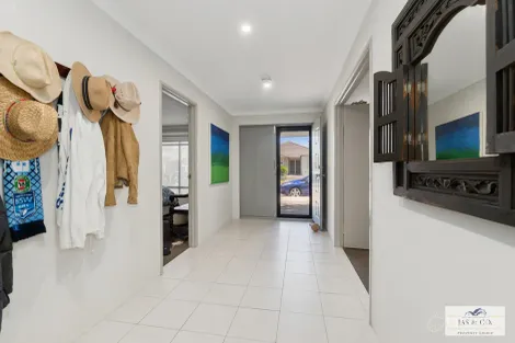 Property photo of 32 Melnik Street Caversham WA 6055